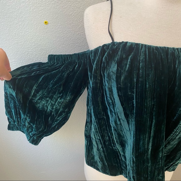 TOPSHOP green velvet off shoulder top NWT 4 - Picture 6 of 7